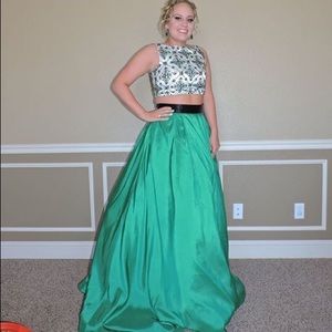 Size 6 Emerald Green Sherri Hill two piece dress